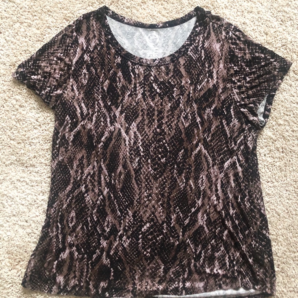 Maurices 🐍 snakeskin 24/7 tee